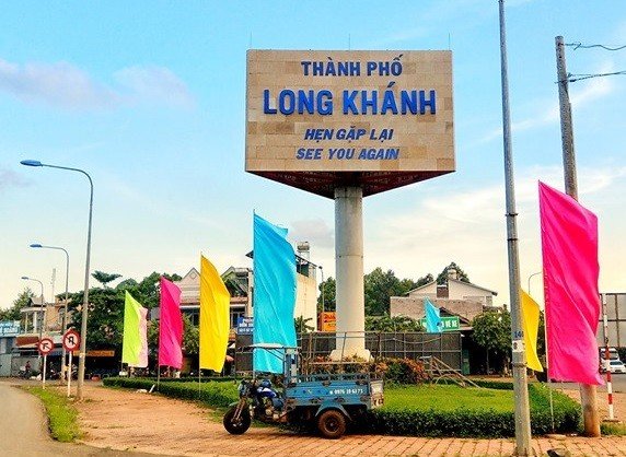 Giá cửa nhựa tại Long Khánh